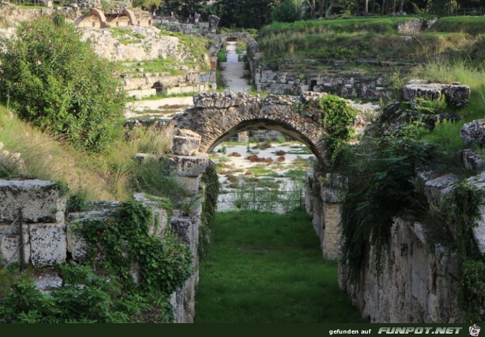 1004-122 roemisches Amphitheater