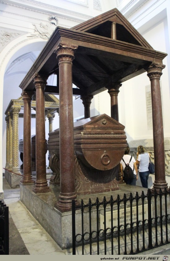 Grabmale in der Kathedrale von Palermo