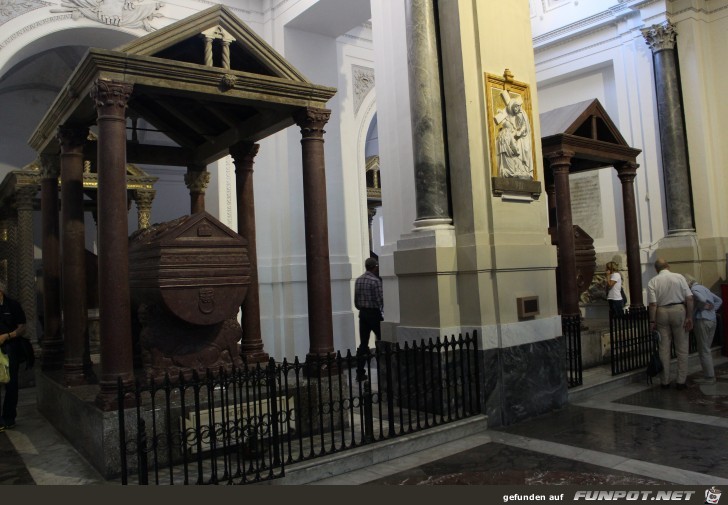 Grabmale in der Kathedrale von Palermo