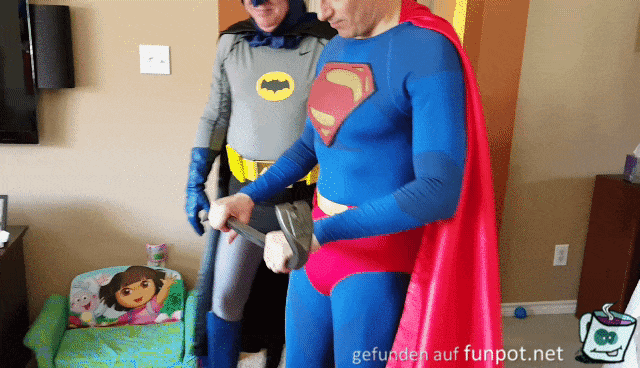 Starker Supermann im Kinderkrankenhaus