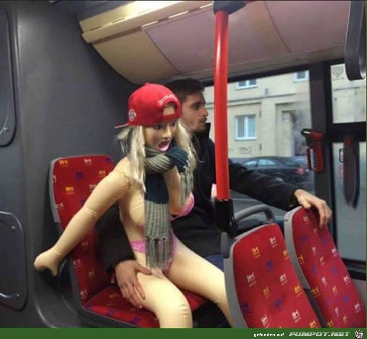 Mit der Freundin unterwegs Mit der Freundin unterwegs