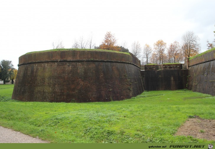 19-068 Stadtmauer 19-068 Stadtmauer