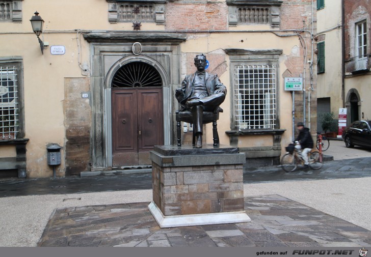 19-073 Puccini-Denkmal 19-073 Puccini-Denkmal