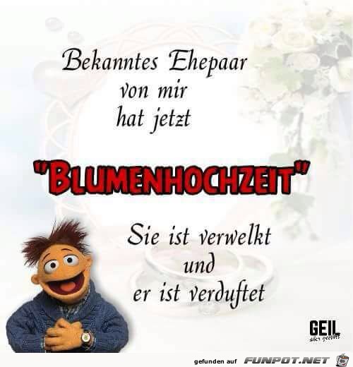 Ein Ehepaar hat Blumenhochzeit...