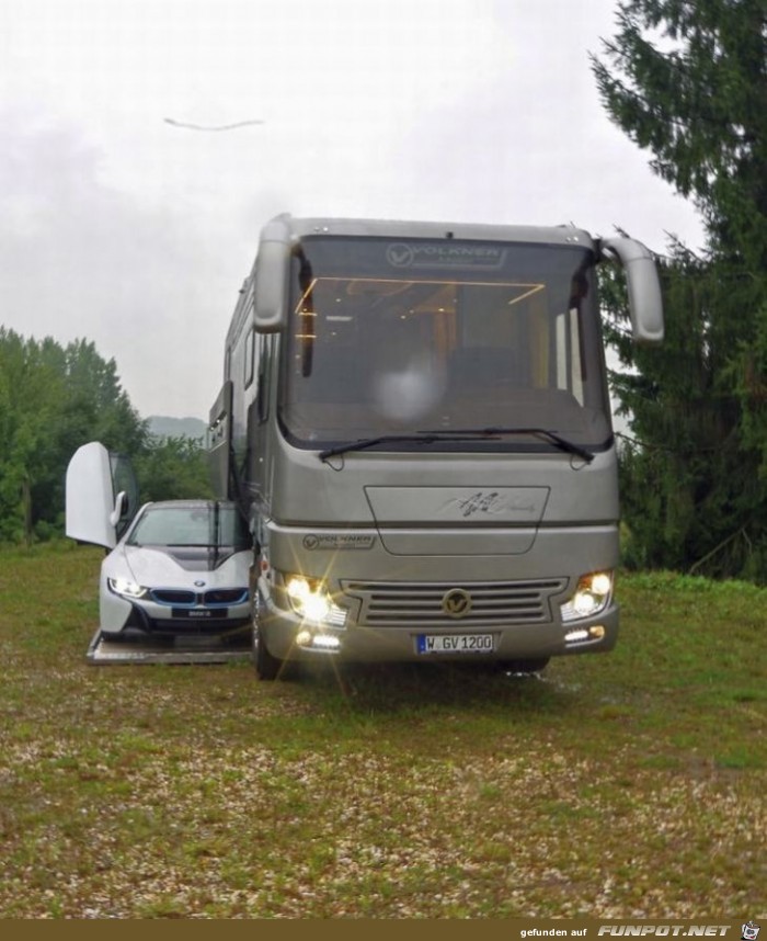 von aussen ein normaler Bus 7 von aussen ein normaler Bus 7