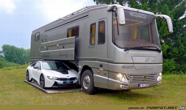 Von auen ein normaler Bus, aber von innen etwas...