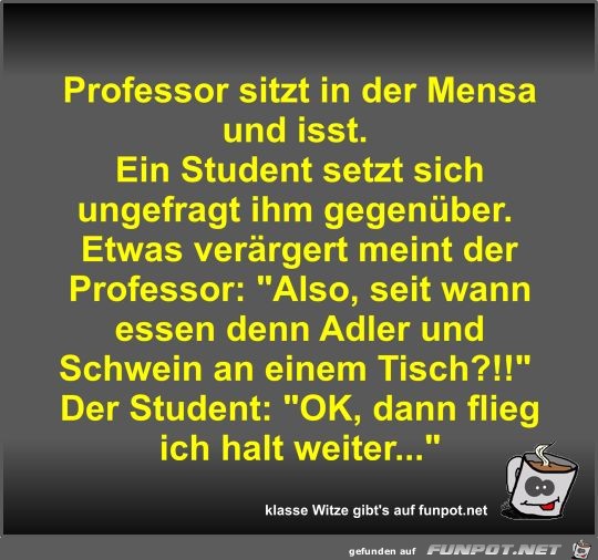 Professor sitzt in der Mensa und isst