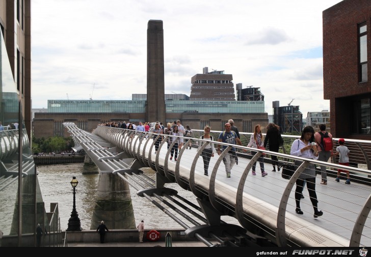 16-042 Millennium Bridge