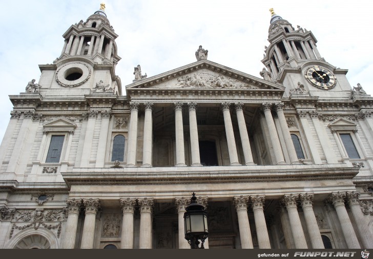 16-052 St Pauls Cathedral