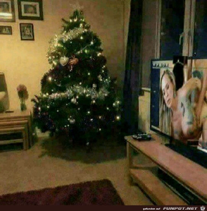 Eben unseren Baum fertig geschmückt Eben unseren Baum fertig geschmückt