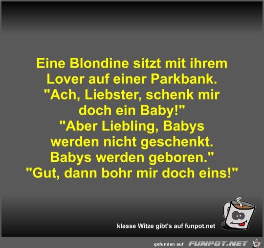 Eine Blondine sitzt mit ihrem Lover auf einer Parkbank