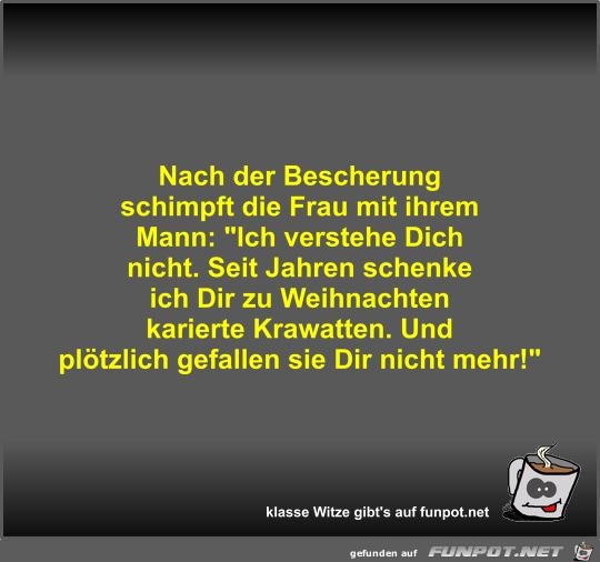 Nach der Bescherung schimpft die Frau mit ihrem Mann