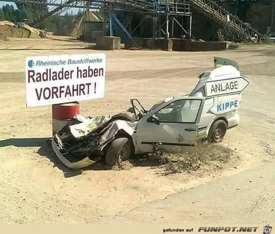 Hätte er mal das Schild gelesen Hätte er mal das Schild gelesen