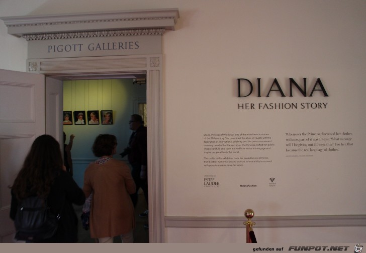 18-60 Diana-Modeausstellung