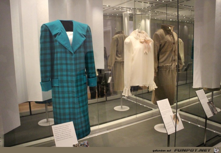 18-62 Diana-Modeausstellung