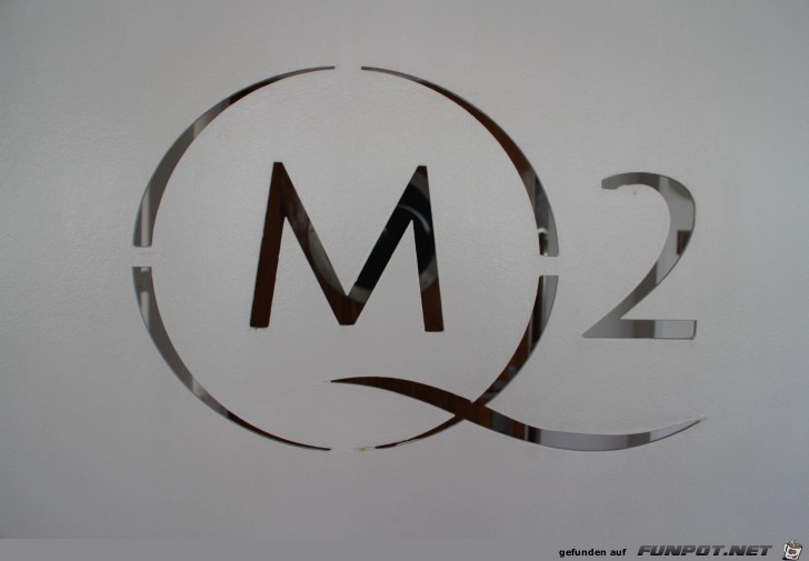 20-05 QM2 Logo