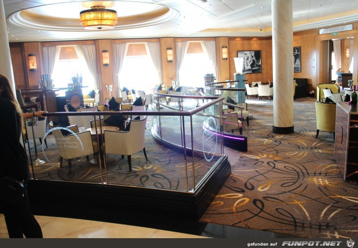 20-28 Champagner Bar 20-28 Champagner Bar