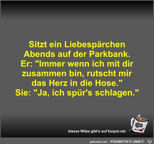 Sitzt ein Liebespärchen Abends auf der Parkbank Sitzt ein Liebespärchen Abends auf der Parkbank