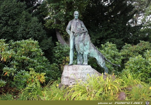 Hagenbeck24 Denkmal Carl Hagenbeck