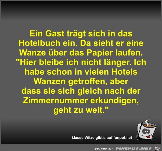 Ein Gast trägt sich in das Hotelbuch ein Ein Gast trägt sich in das Hotelbuch ein