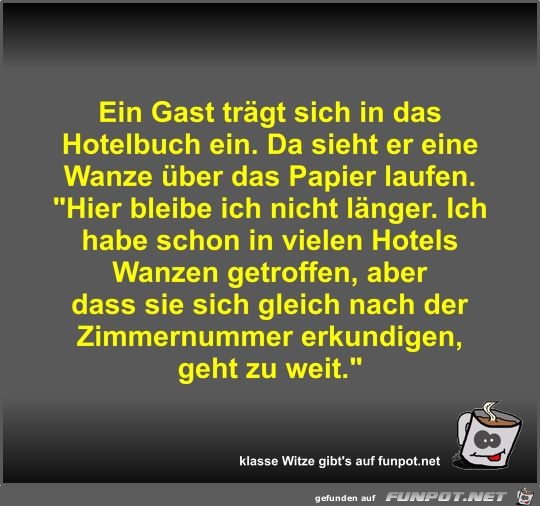 Ein Gast trgt sich in das Hotelbuch ein