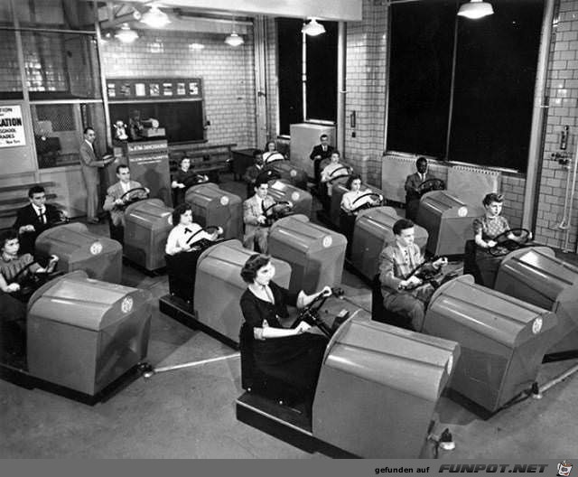FAHRSIMULATOREN ........1953 FAHRSIMULATOREN ........1953