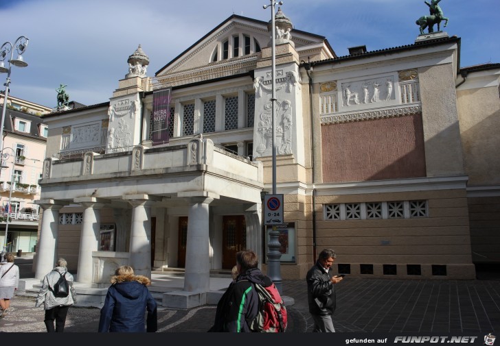 02-42 Meran Theater