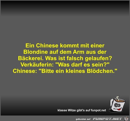 Ein Chinese kommt mit einer Blondine auf dem Arm aus der...