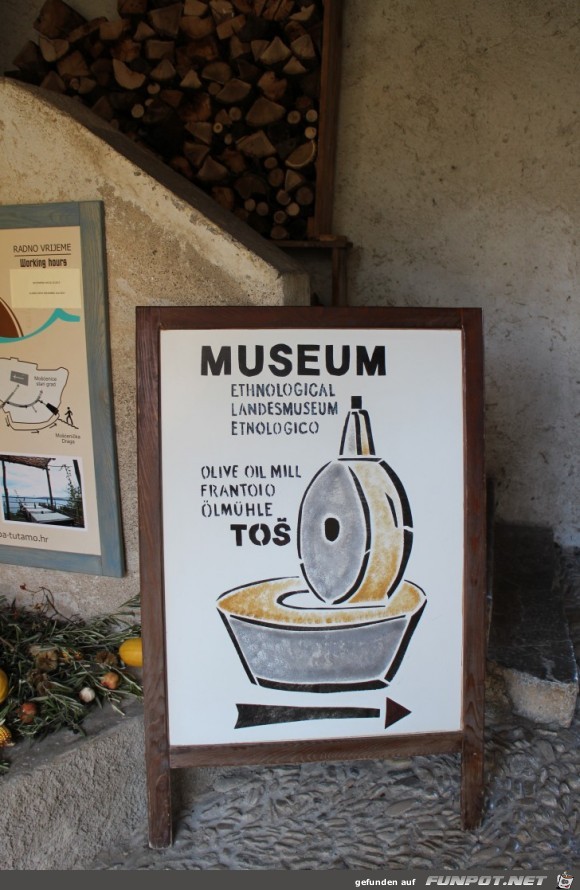 18-032 Museum 18-032 Museum