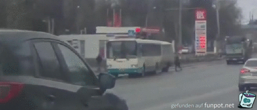 Weitergehen als wenn nix passiert ist Weitergehen als wenn nix passiert ist