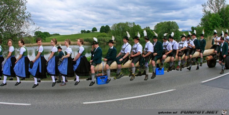 Maibaum Transport in Bayern