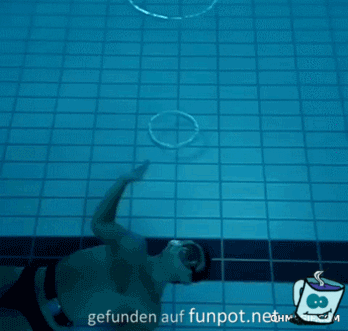 Luftblasen aus Schwimmbad