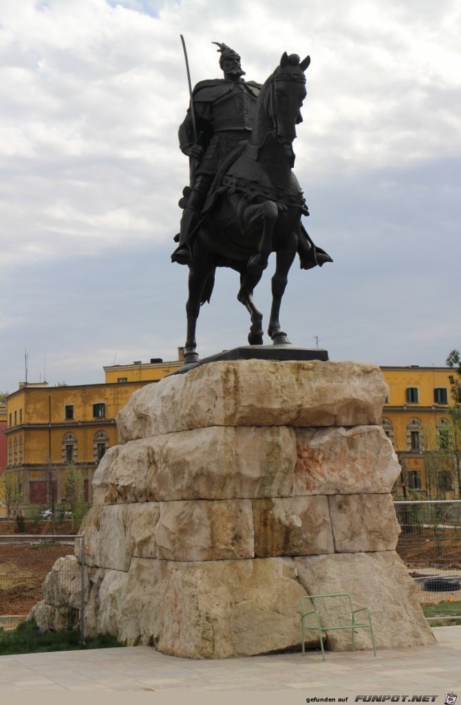 Tirana Skanderbeg-Denkmal Tirana Skanderbeg-Denkmal