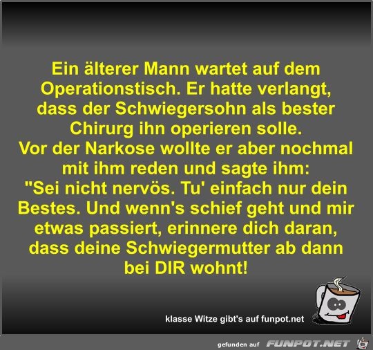 Ein älterer Mann wartet auf dem Operationstisch Ein älterer Mann wartet auf dem Operationstisch
