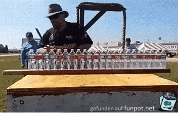 Wasserflaschen köpfen Wasserflaschen köpfen