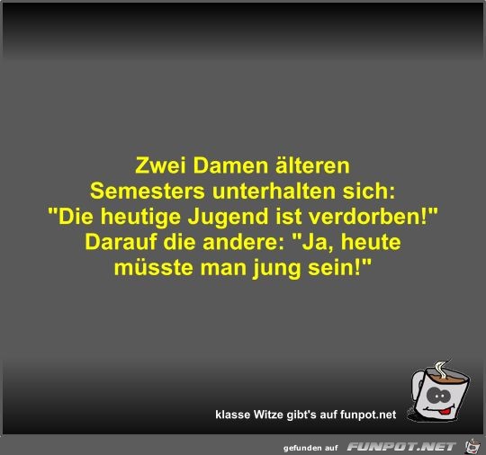 Zwei Damen älteren Semesters unterhalten sich Zwei Damen älteren Semesters unterhalten sich