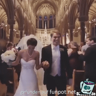 Ein Brautpaar in der Kirche Ein Brautpaar in der Kirche