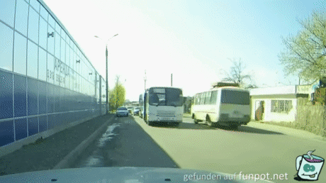 Nicht während der Fahrt aussteigen Nicht während der Fahrt aussteigen