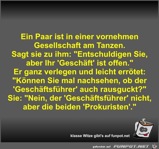 Ein Paar ist in einer vornehmen Gesellschaft am Tanzen Ein Paar ist in einer vornehmen Gesellschaft am Tanzen