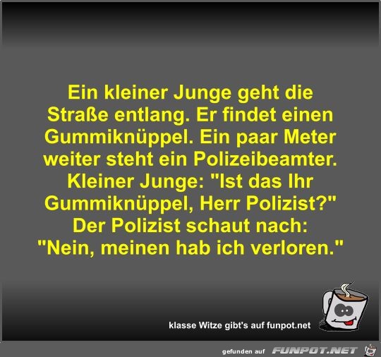 Ein kleiner Junge geht die Straße entlang Ein kleiner Junge geht die Straße entlang