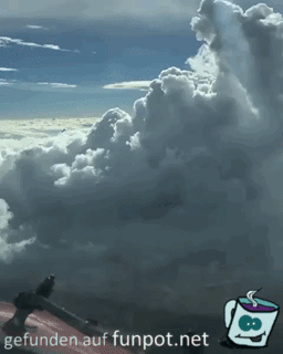 Flug durch die Wolken