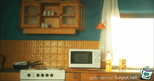 Mikrowelle explodiert Mikrowelle explodiert