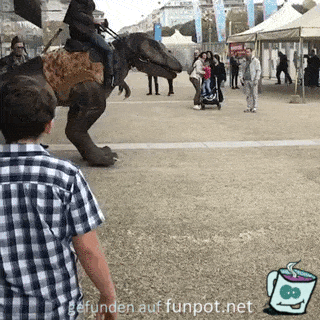 Dino macht Ausflug Dino macht Ausflug