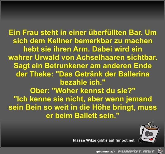 Ein Frau steht in einer überfüllten Bar Ein Frau steht in einer überfüllten Bar