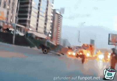 Kanone macht sich selbstständig Kanone macht sich selbstständig