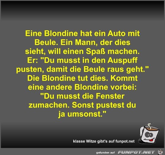 Eine Blondine hat ein Auto mit Beule