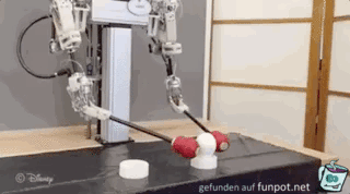 Roboter mit Ei
