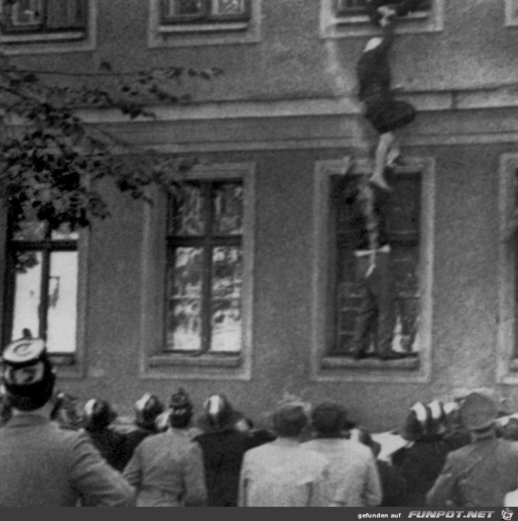 Bernauer Strasse Sprung aus dem Fenster01