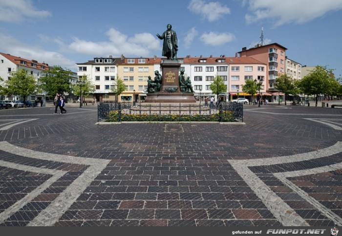 Theodor-Heuss-Platz Theodor-Heuss-Platz
