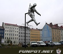 Sprung in den Westen Sprung in den Westen
